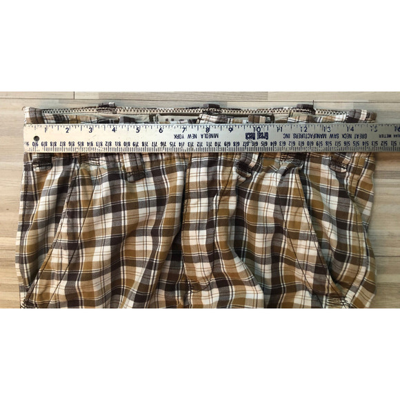 Hollister, Men's Bermuda Shorts, Brown Plaid, Button Fly, 9" Inseam, Size 28 - Picture 6 of 7